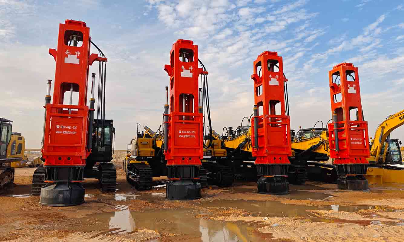 4臺高速液壓夯實機HC150在沙特某工地安裝調(diào)試完畢